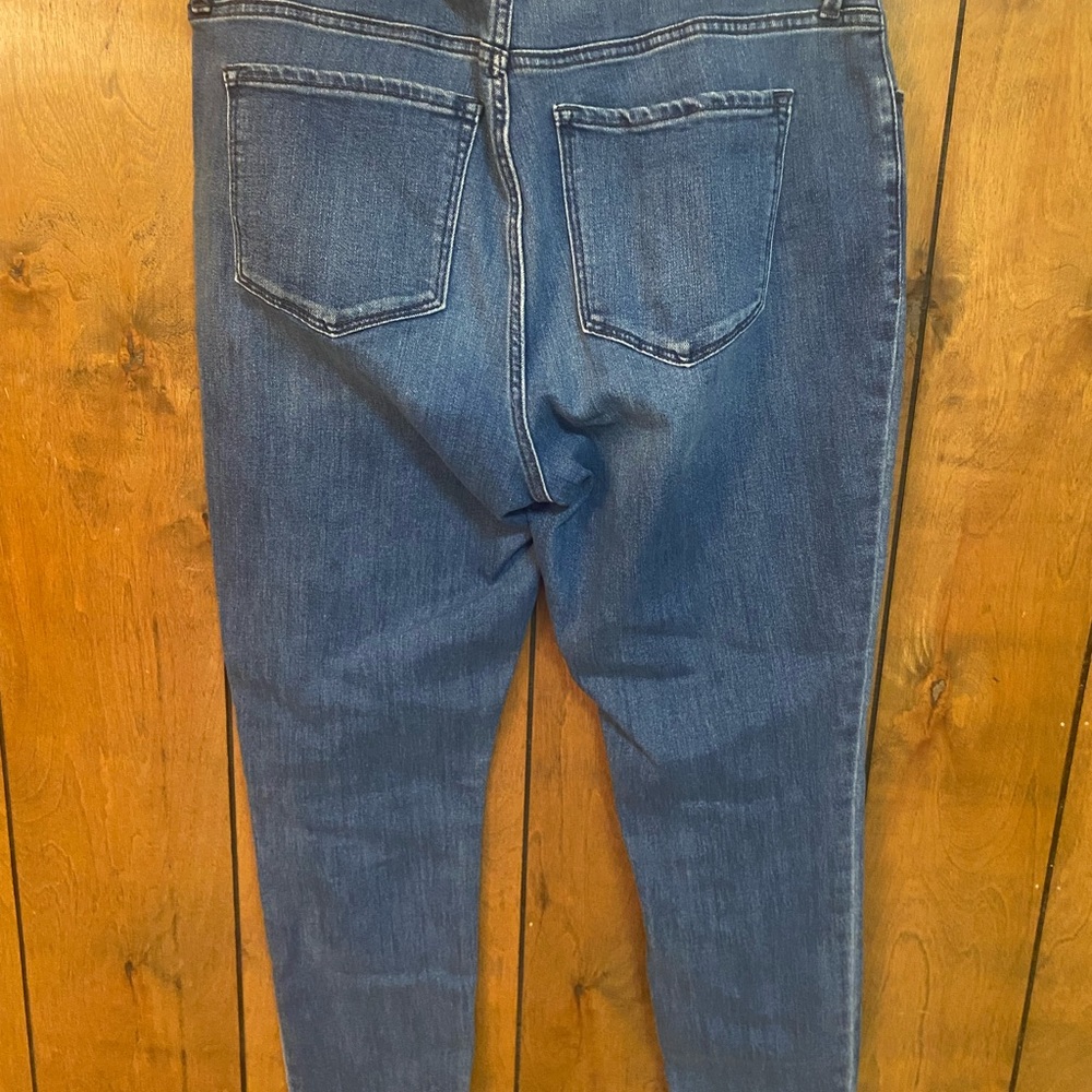 Old Navy Women's Deep Indigo Skinny Jeans - Picture 3 of 3